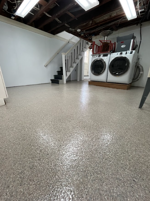 Flake epoxy floor in a residential laundry and utility area